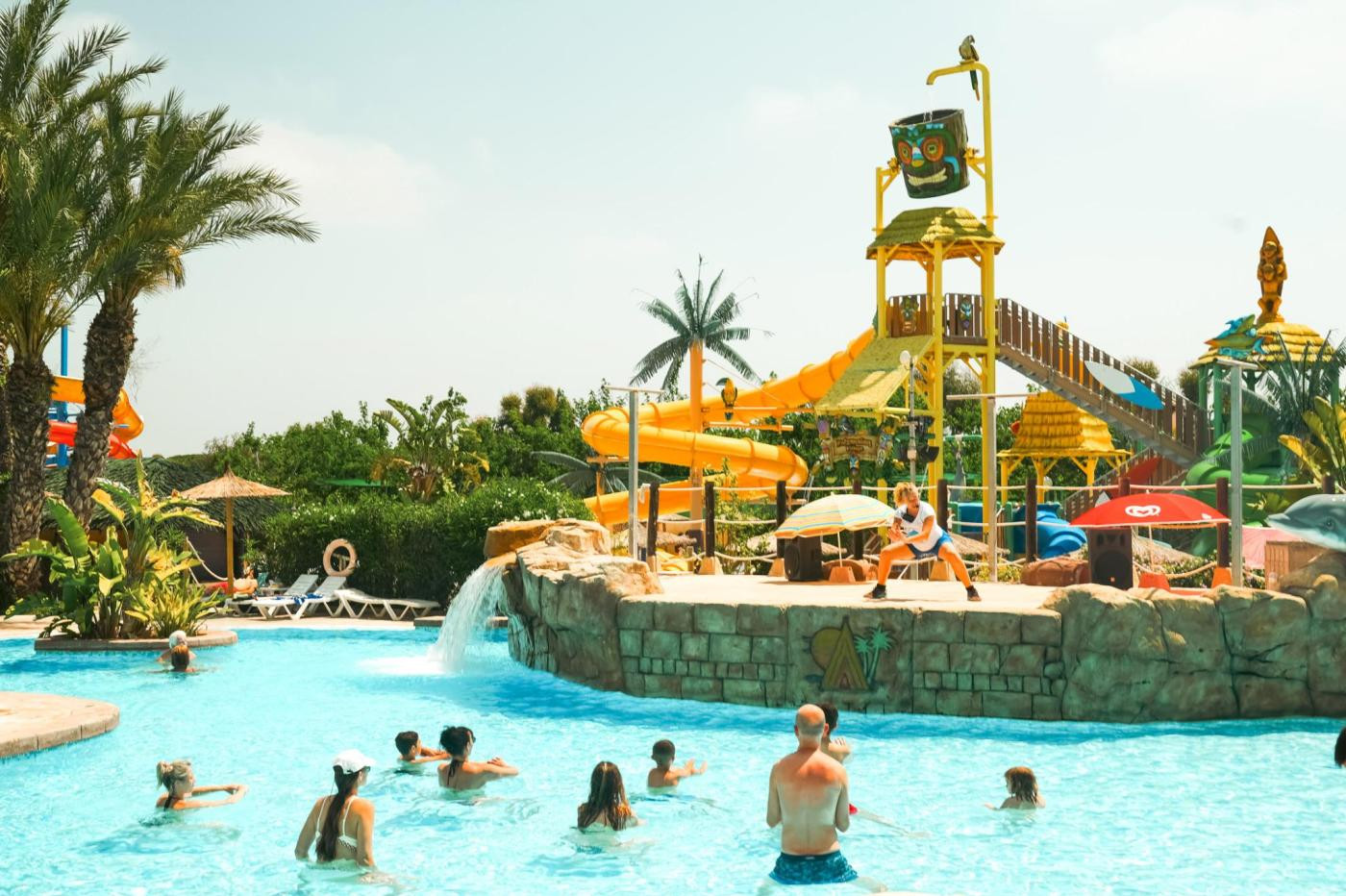 disfruta-de-las-piscinas-en-la-marina-el-mejor-camping-de-alicante